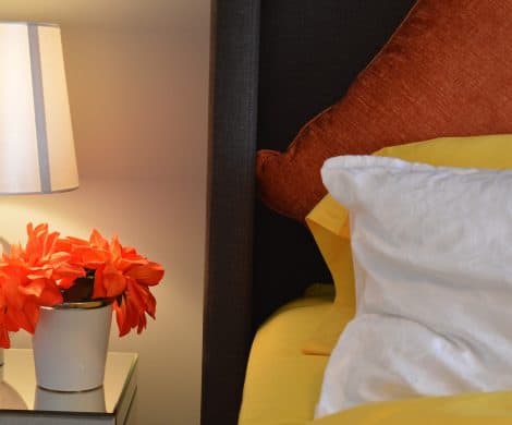 Read more about the article 25 Beautiful Table Lamps For Your Home